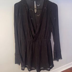LULUS black v neck eyelet romper size Medium